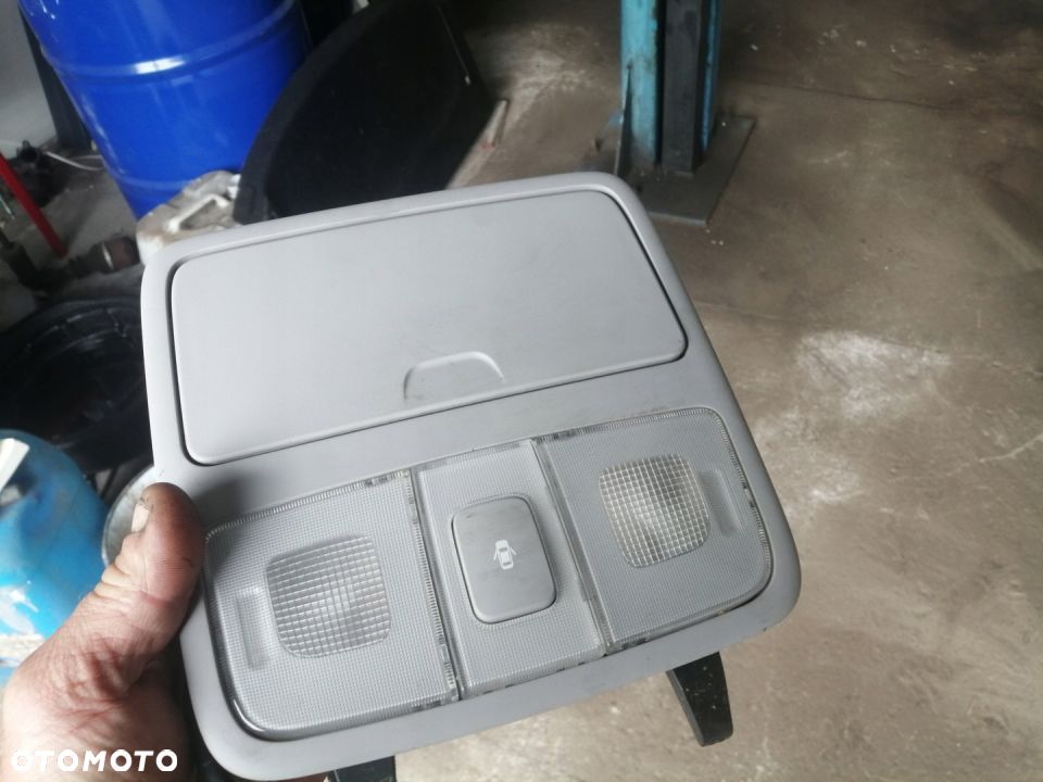 LAMPKA OŚW. KABINY HYUNDAI i30 07- 92800-2Lxxx - 4