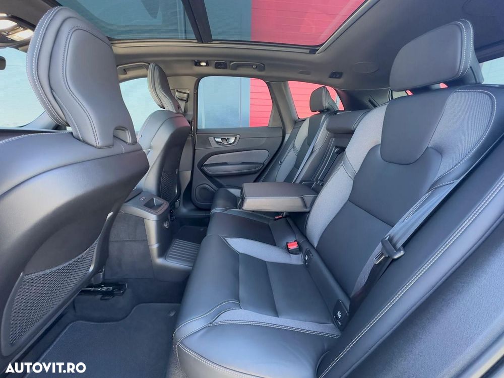 Volvo XC 60 T6 AWD Recharge Plus Dark - 15