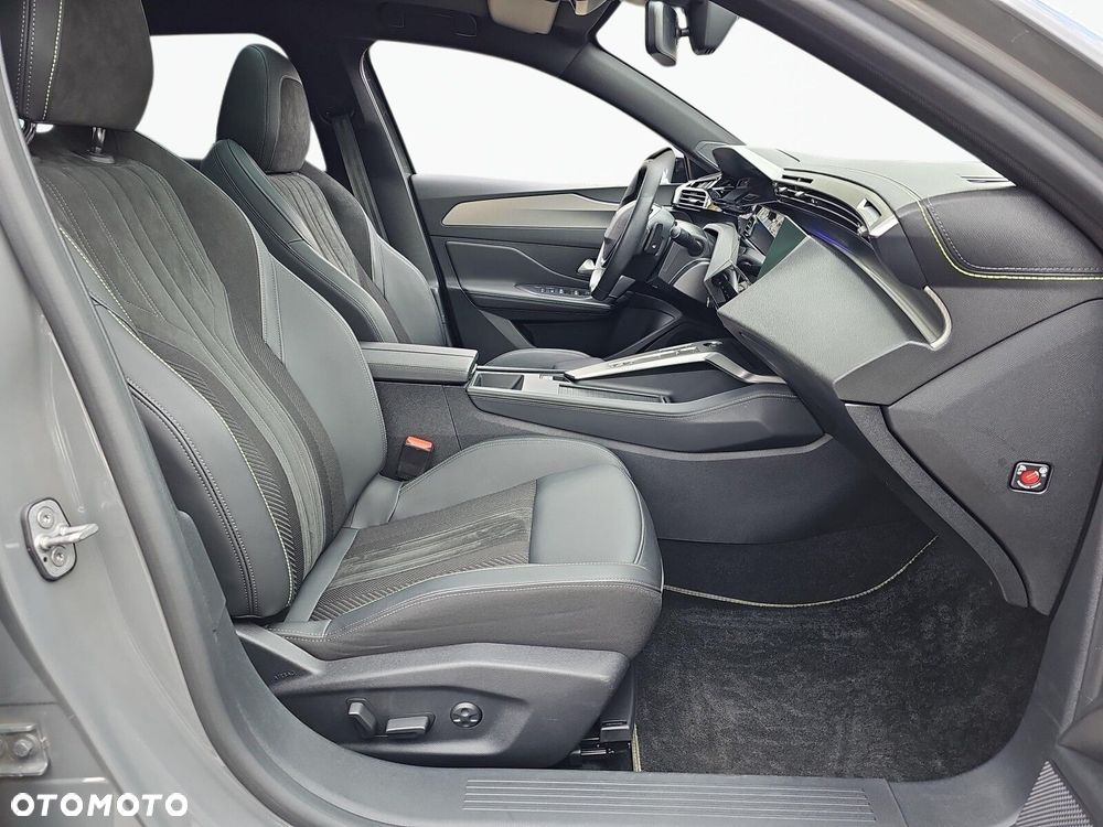 Peugeot 408 - 15