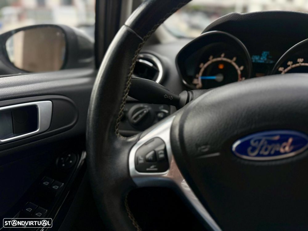 Ford Fiesta 1.0 EcoBoost Connected - 19