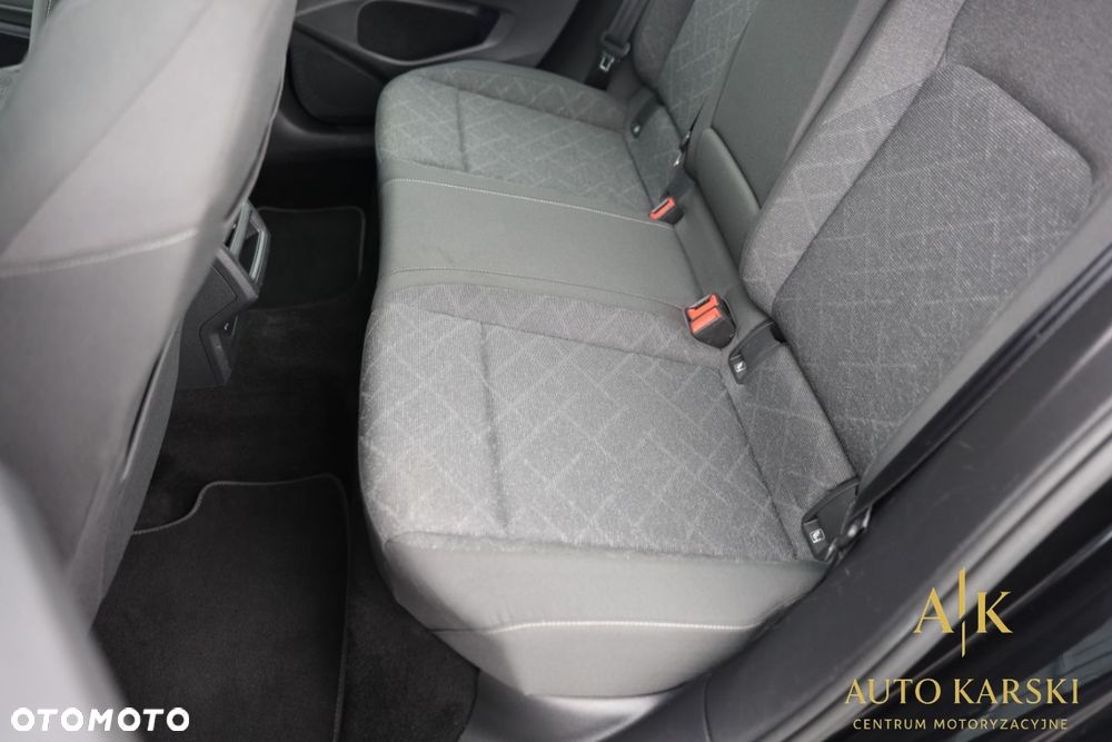 Volkswagen Golf - 33