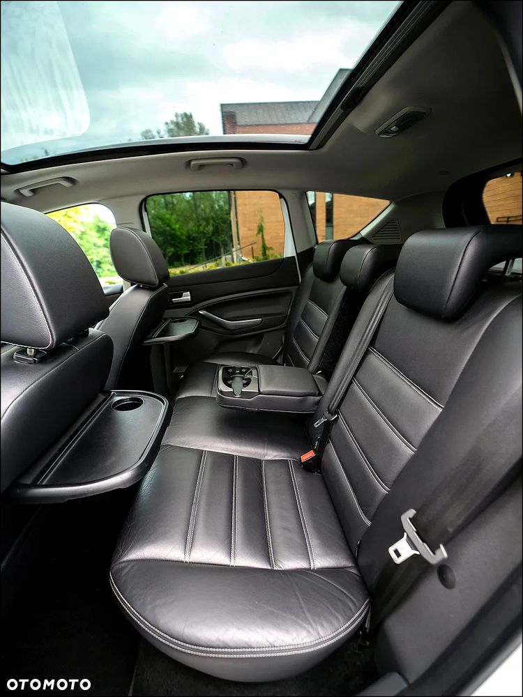 Ford Kuga - 32