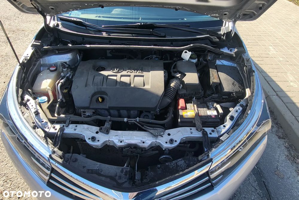 Toyota Corolla 1.6 Premium + - 13