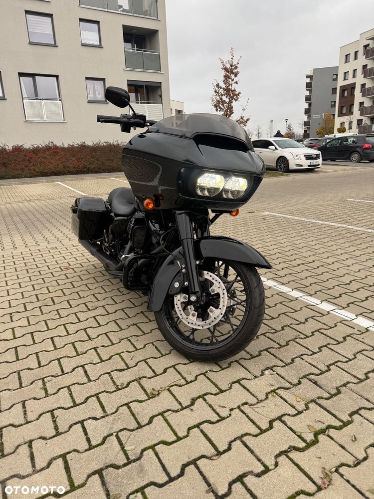 Harley-Davidson Touring Road Glide - 16