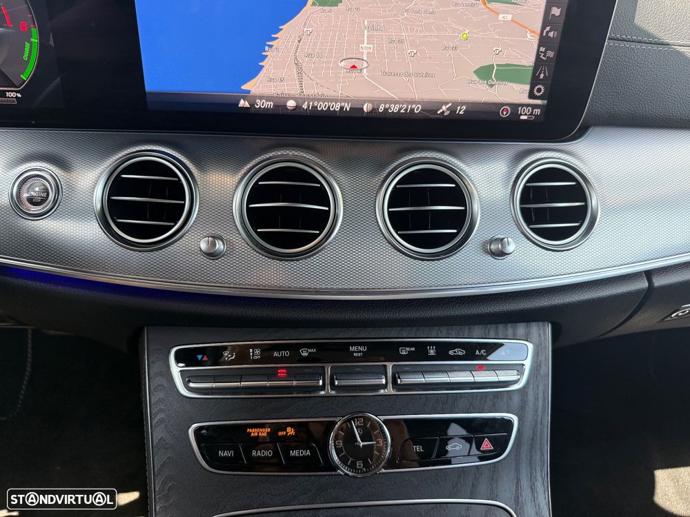 Mercedes-Benz E 300 de AMG Line - 24
