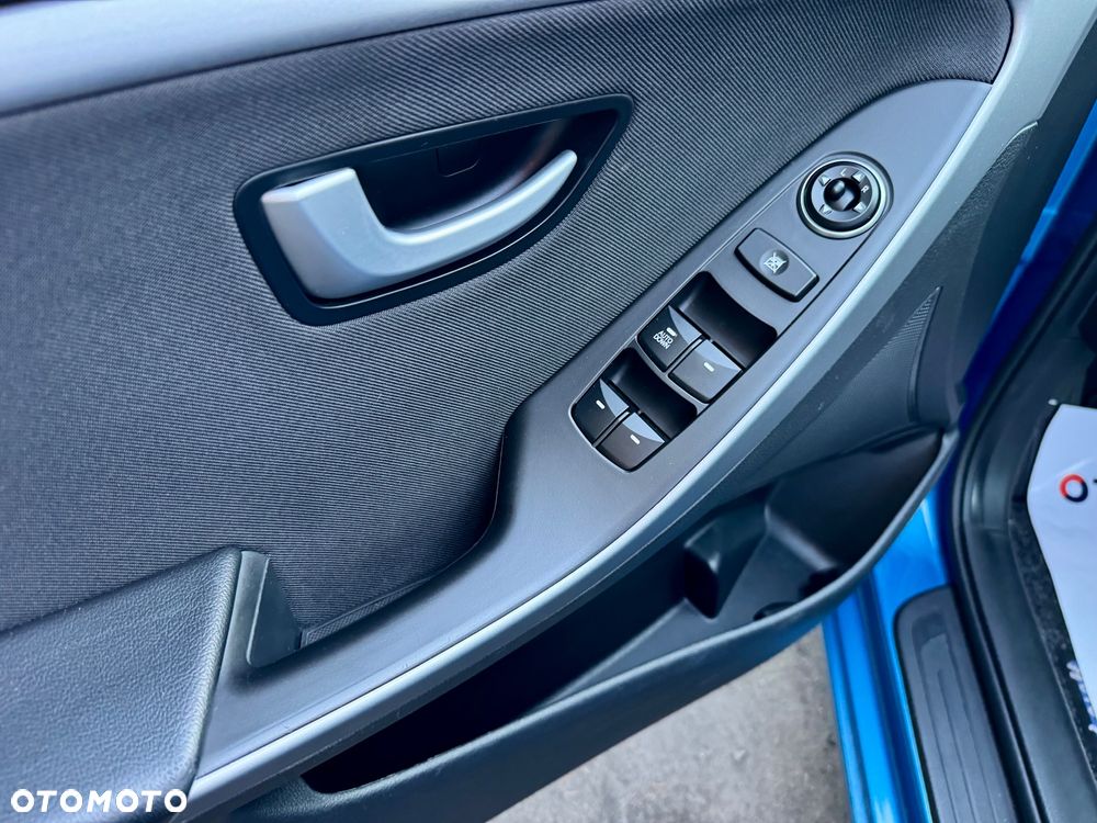 Hyundai i30 blue 1.6 GDI YES Gold - 11