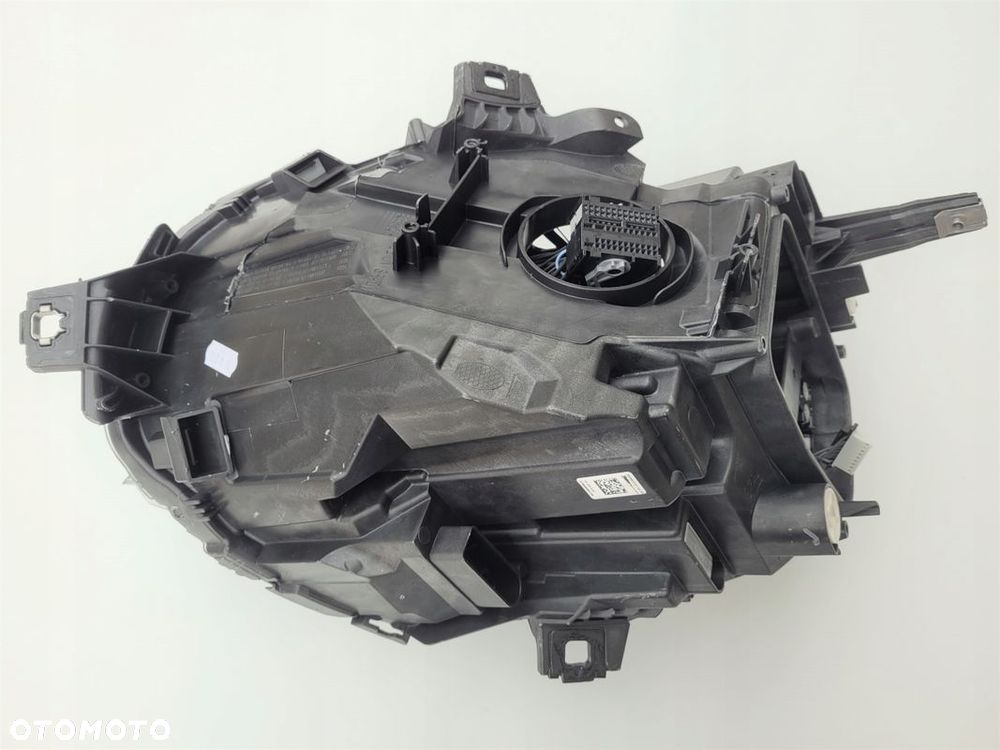 BMW F54 F55 F56 F57 LAMPA PRAWA 5A07DB7 CZARNA - 2