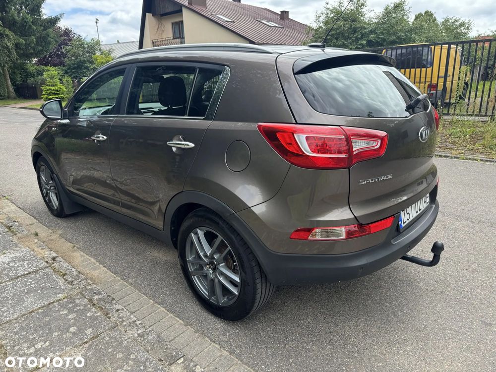 Kia Sportage 2.0 CRDI 4WD Automatik Dream-Team Edition - 8
