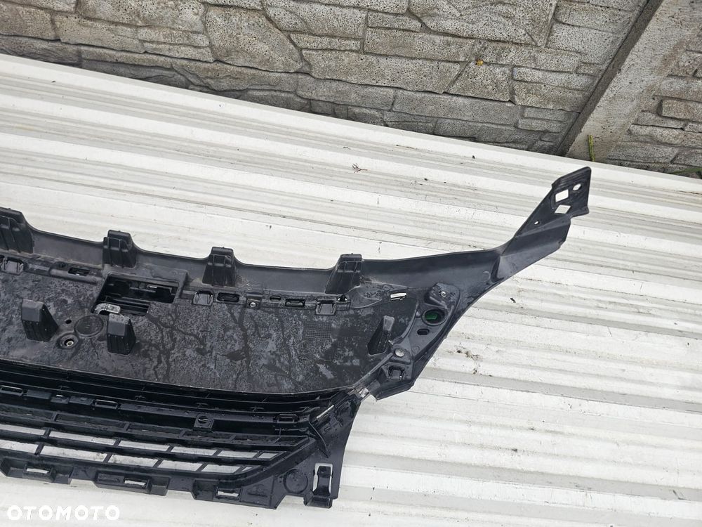 Peugeot 5008 II GRILL ATRAPA W ZDERZAK PRZÓD WERSJA NA ZWYKŁEJ LAMPIE - 6