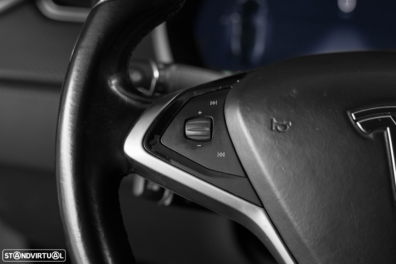 Tesla Model S 90D - 30