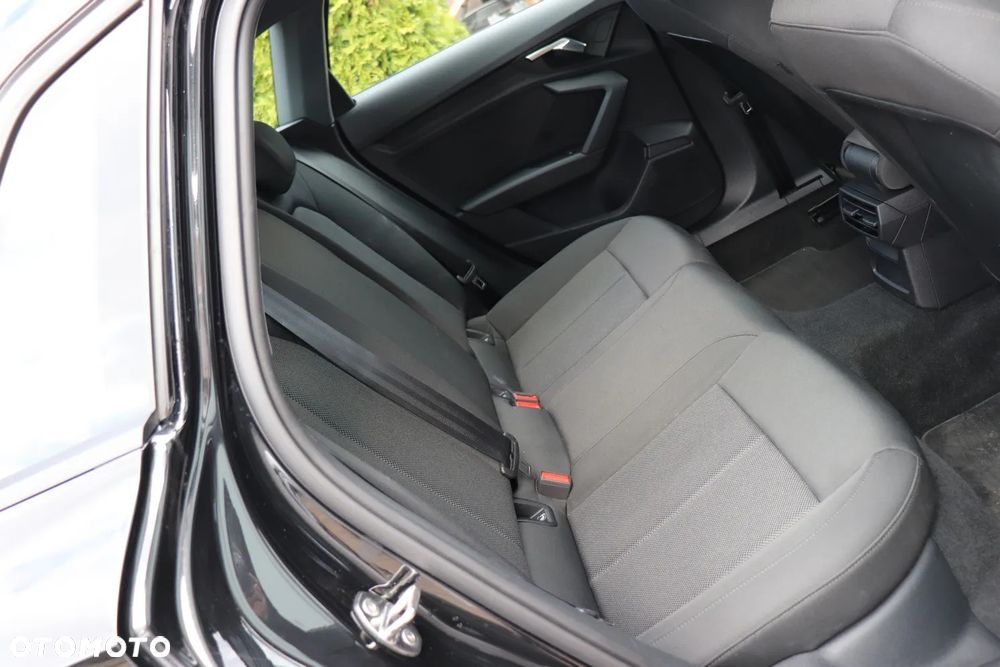 Audi A3 Sportback 35 TFSI S tronic - 9