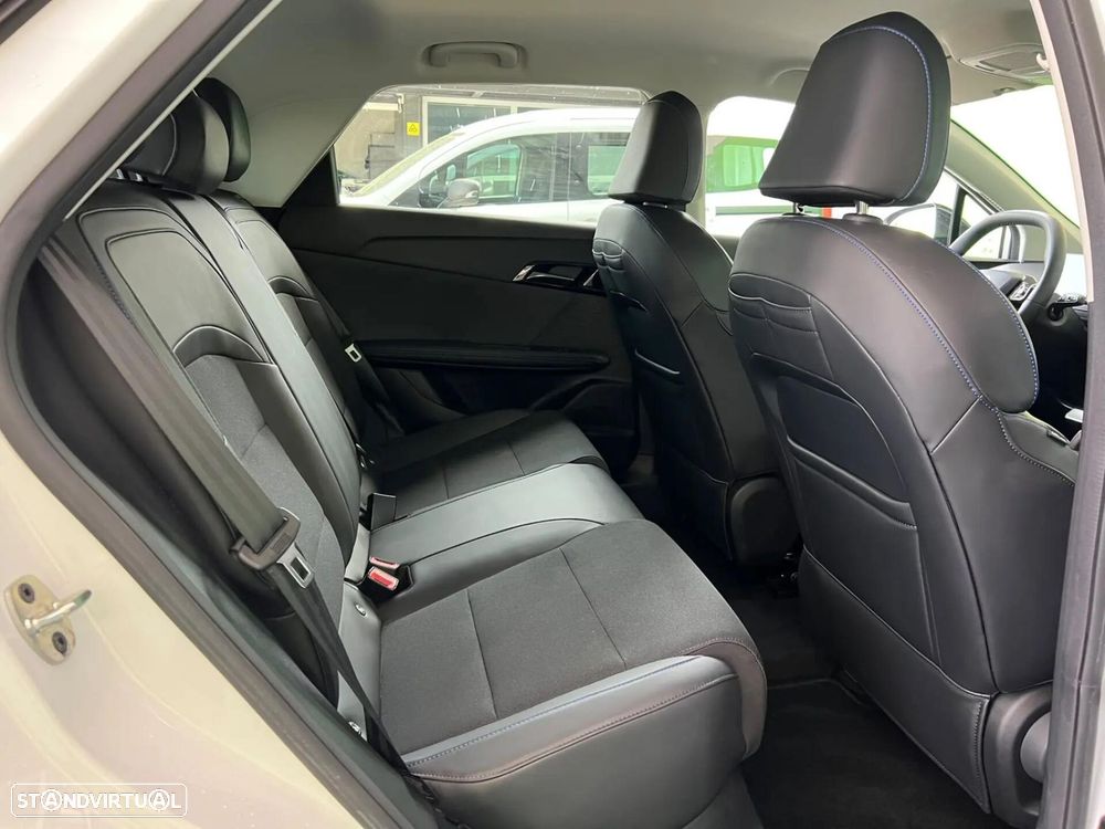 MG MG4 64 kWh Luxury - 11