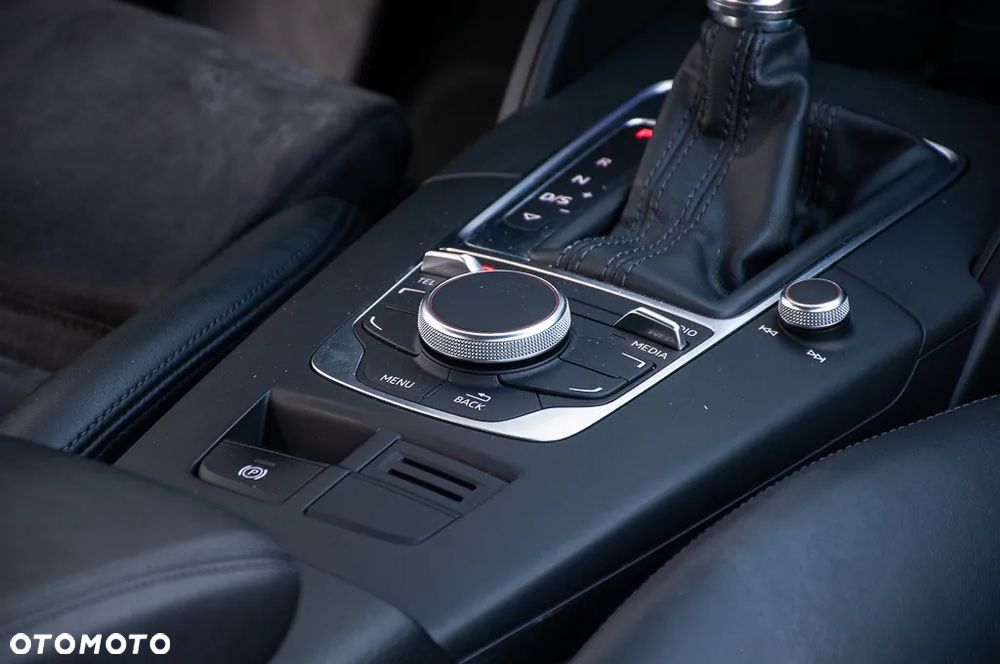 Audi A3 Sportback 1.6 TDI (clean diesel) S tronic S line Sportpaket - 32