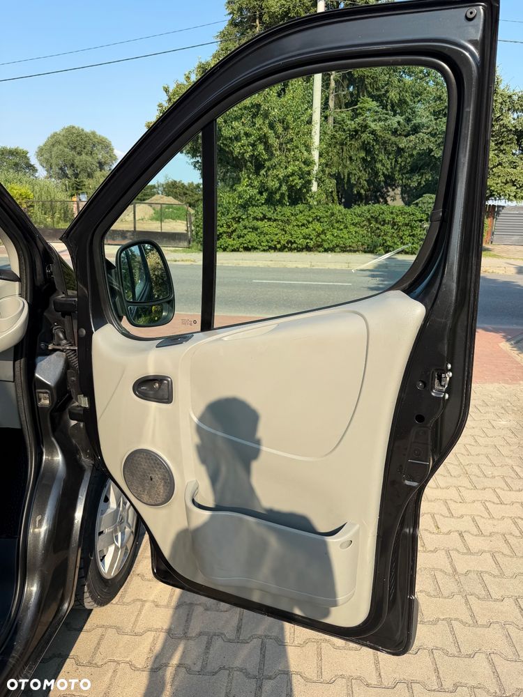 Renault Trafic - 10