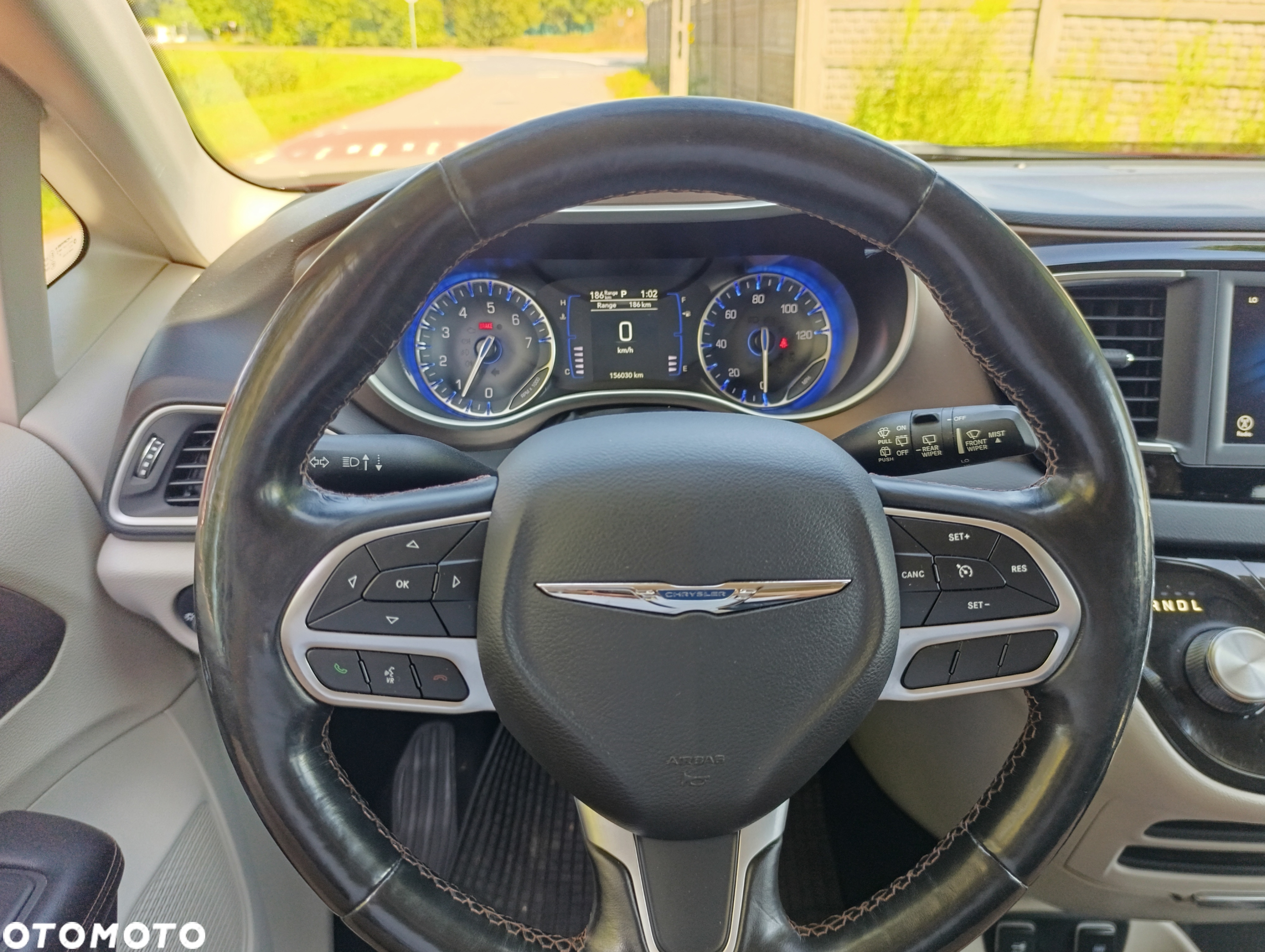 Chrysler Pacifica - 10