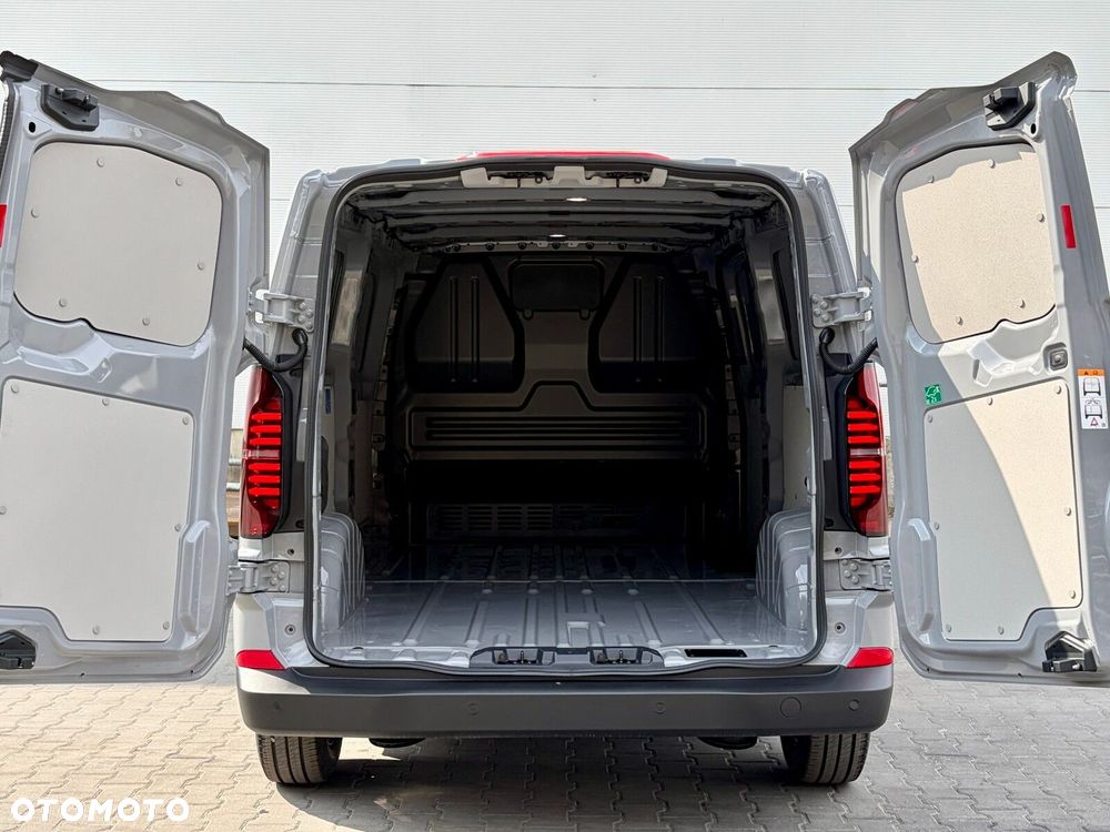 Volkswagen Transporter Furgon silnik: 2,0 l TDI 150 KM / skrzynia biegów: 6-biegowa manualna rozstaw osi: 3500 mm - 16