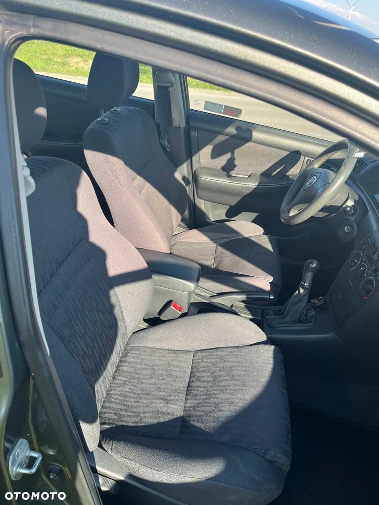 Toyota Corolla 1.4 VVT-i Terra - 9