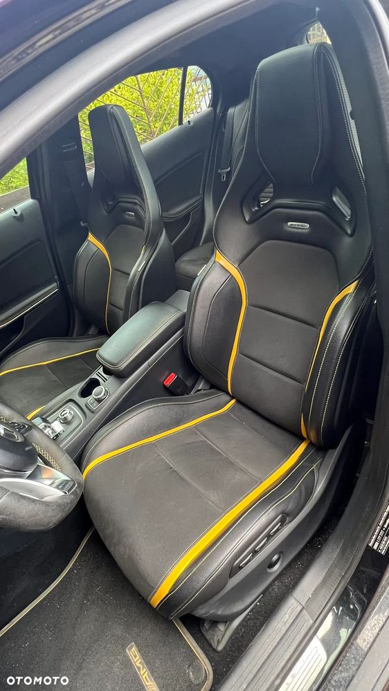Mercedes-Benz GLA - 8