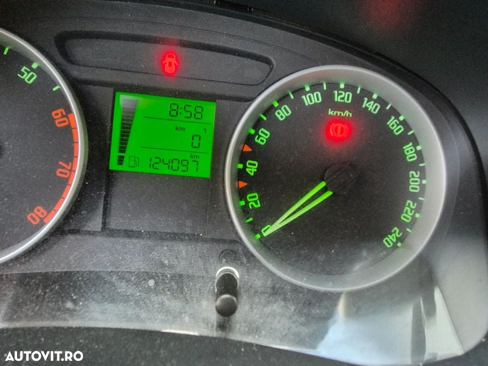 Skoda Fabia 1.2 HTP Ambiente - 5