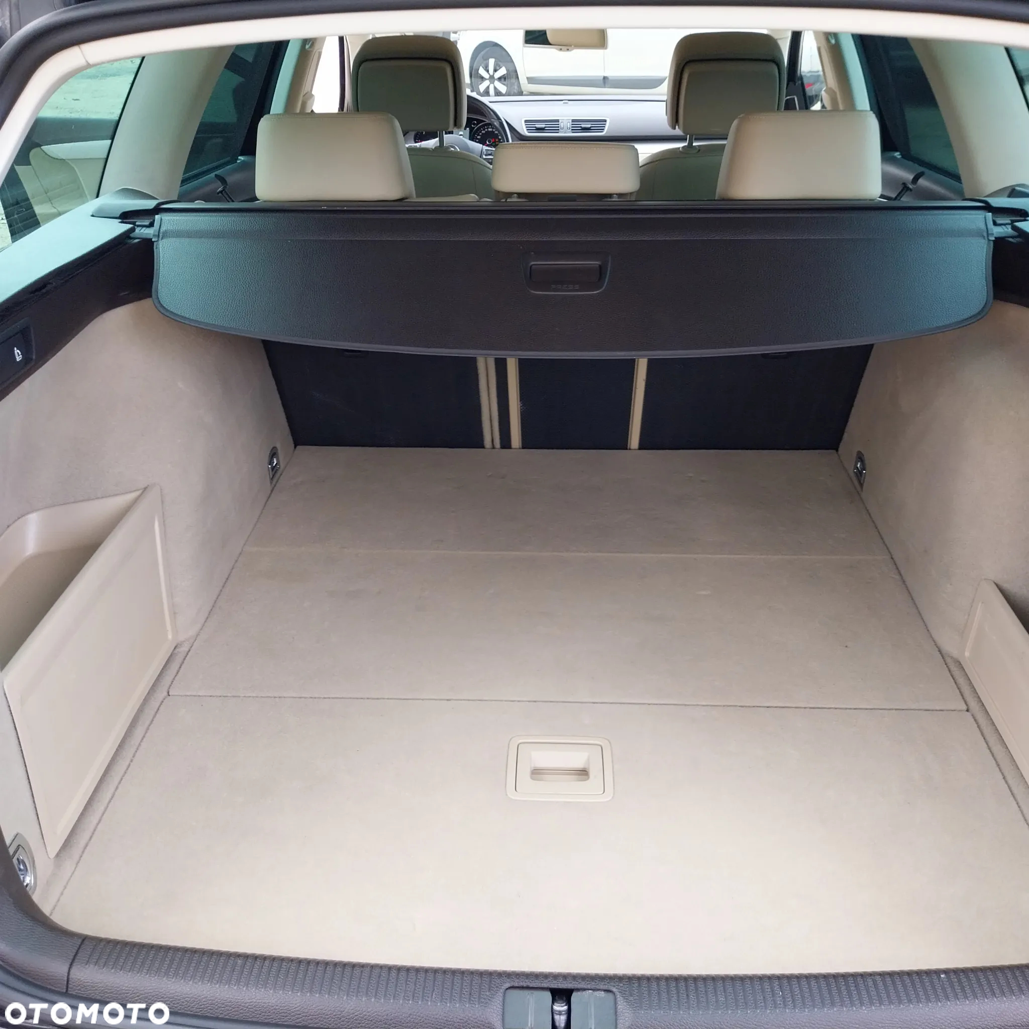 Volkswagen Passat Variant 2.0 TDI 4Motion DSG BlueMotion Tech Highline - 29
