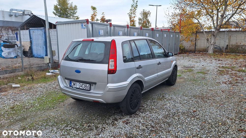 Ford Fusion - 13