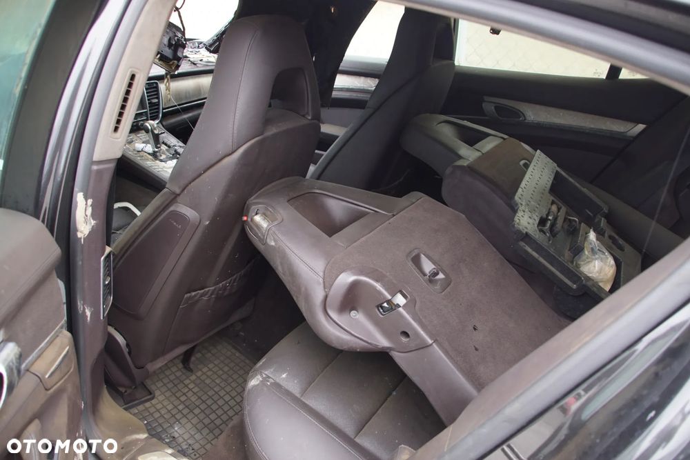 Auto na cześci 692106889 Porsche Panamera 4S 970 silnik 4.8 V8 M4840 skrzynia pdk C7035 lakier LM9Z lampy lampa alternator rozrusznik skrzynia silnik drzwi klapa zderzak pas przedni licznik komputer sterownik pompa abs wydech tłumik - 16