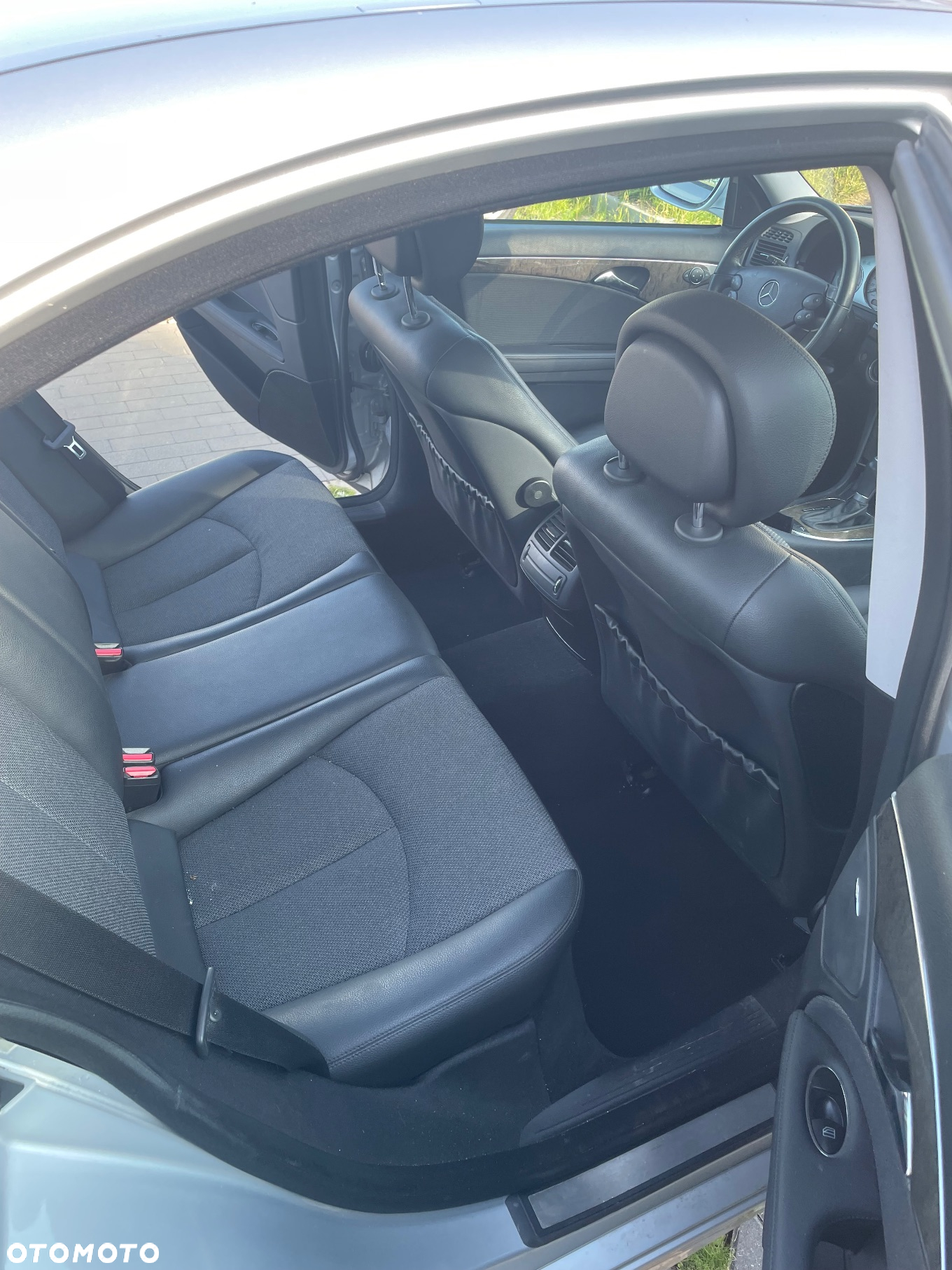 Mercedes-Benz Klasa E 200 T CGI BlueEFFICIENCY Automatik Avantgarde - 6