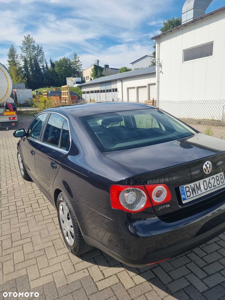 Audi A4 Limousine - 4