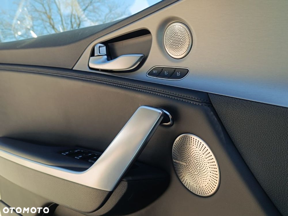Kia Stinger - 31