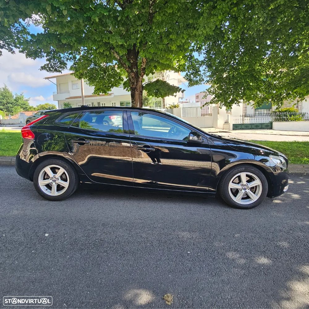 Volvo V40 1.6 D2 Kinetic Powershift Eco - 1
