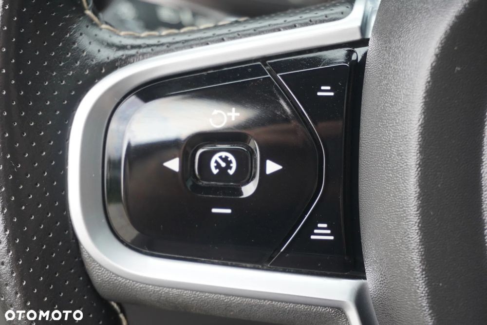 Volvo XC 60 T5 AWD Geartronic RDesign - 29