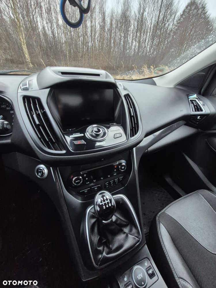 Ford Kuga 1.5 EcoBoost 2x4 Titanium - 12