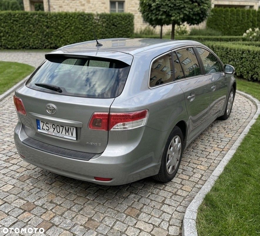 Toyota Avensis 1.8 Luna - 3
