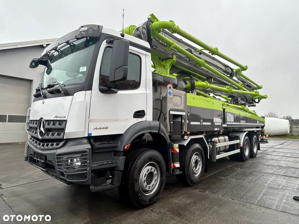 Mercedes-Benz 4446 - 3