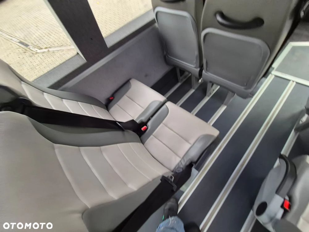 Iveco Daily 35S120 Hi-Matic / MIKROBUS / AUTOBUS / 10 MIEJSC / OD PIERWSZEGO WŁ. / STAN DOBRY / WEBASTO / KLIMATYZACJA - 30