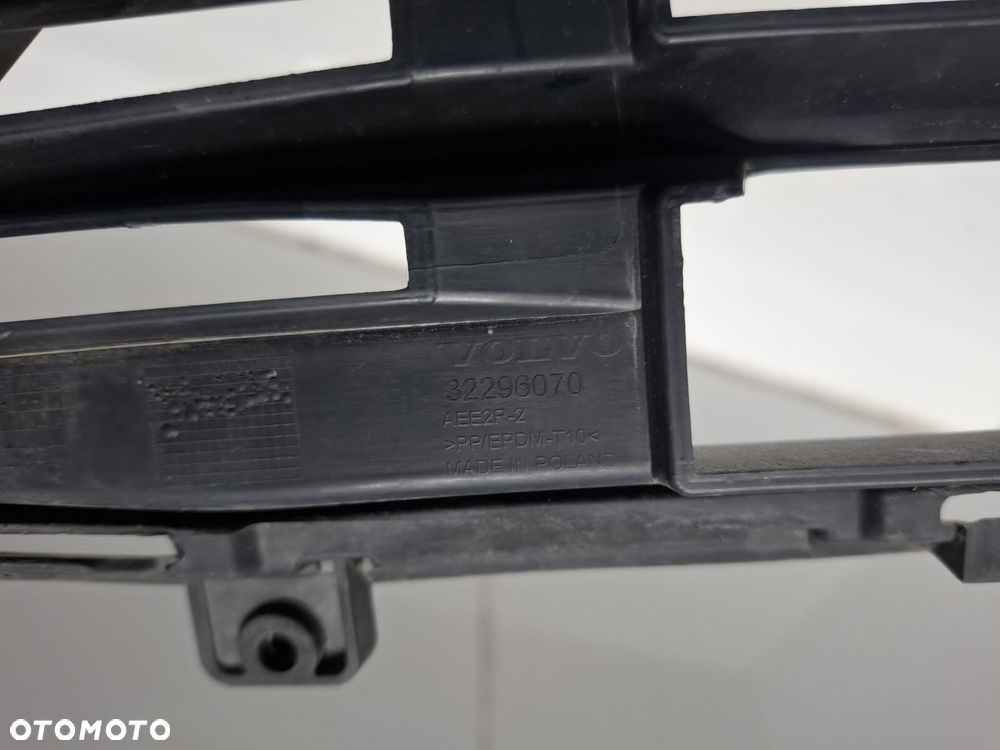 KRATKA ZDERZAKA PRZEDNIA PRZÓD VOLVO XC60 II 32296070 - 6