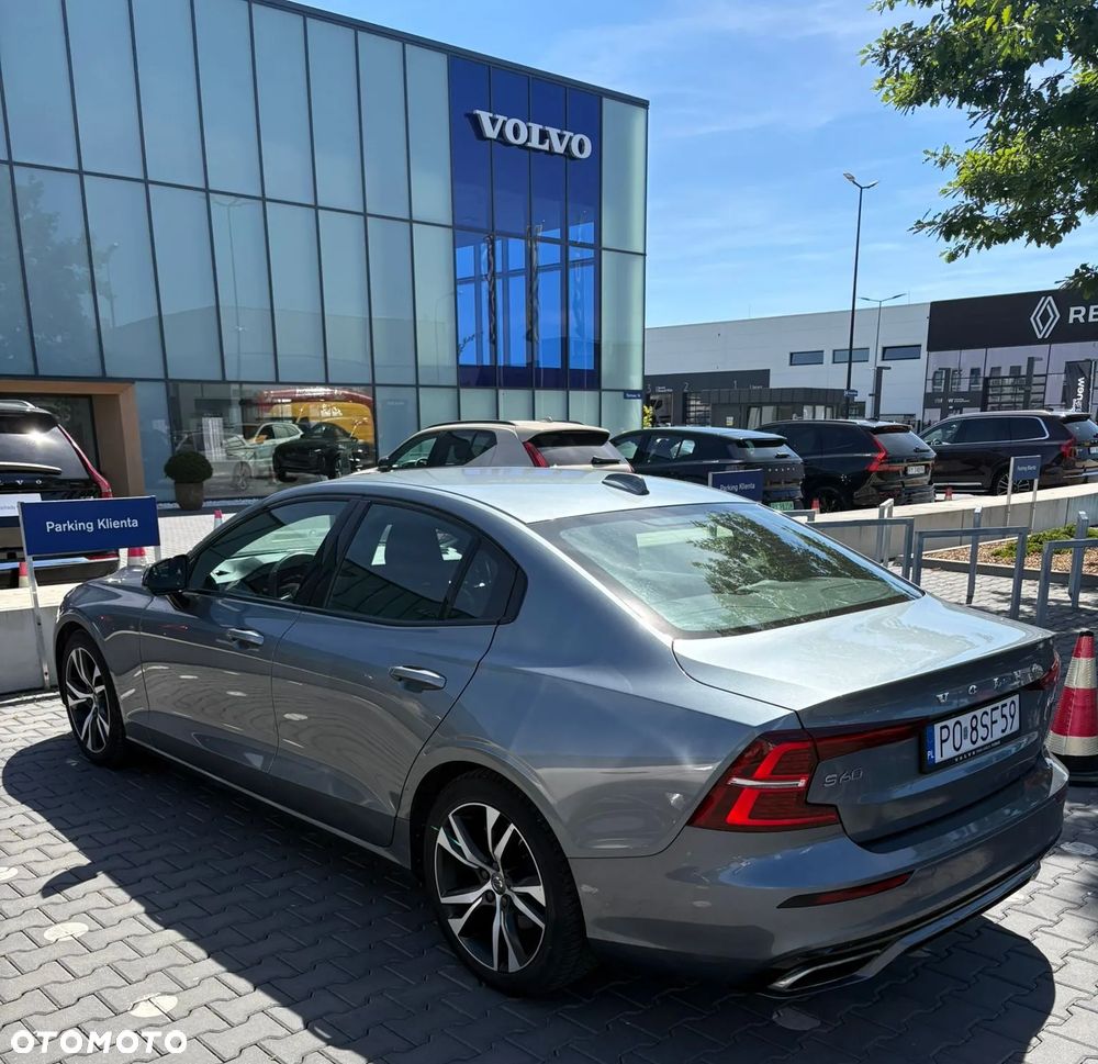 Volvo S60 B4 B R-Design - 3
