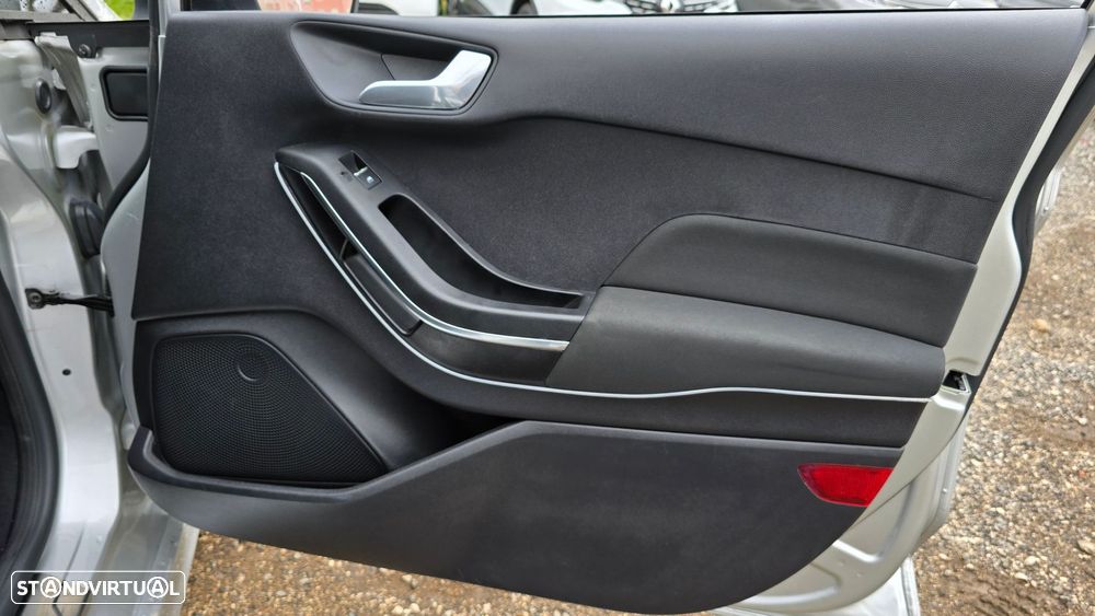 Ford Fiesta 1.0 EcoBoost ST-Line - 38