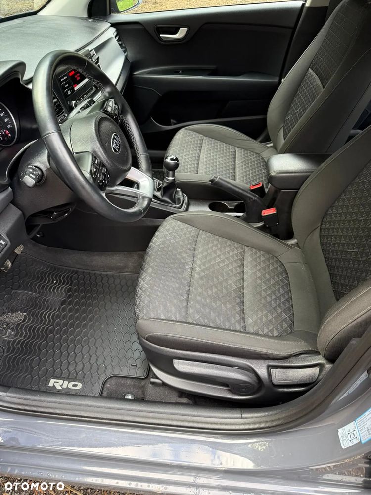 Kia Rio 1.2 L - 18