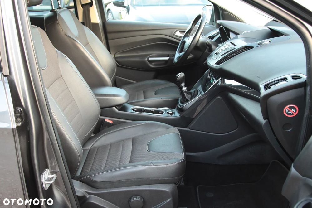Ford Kuga 2.0 TDCi 2x4 Titanium - 15