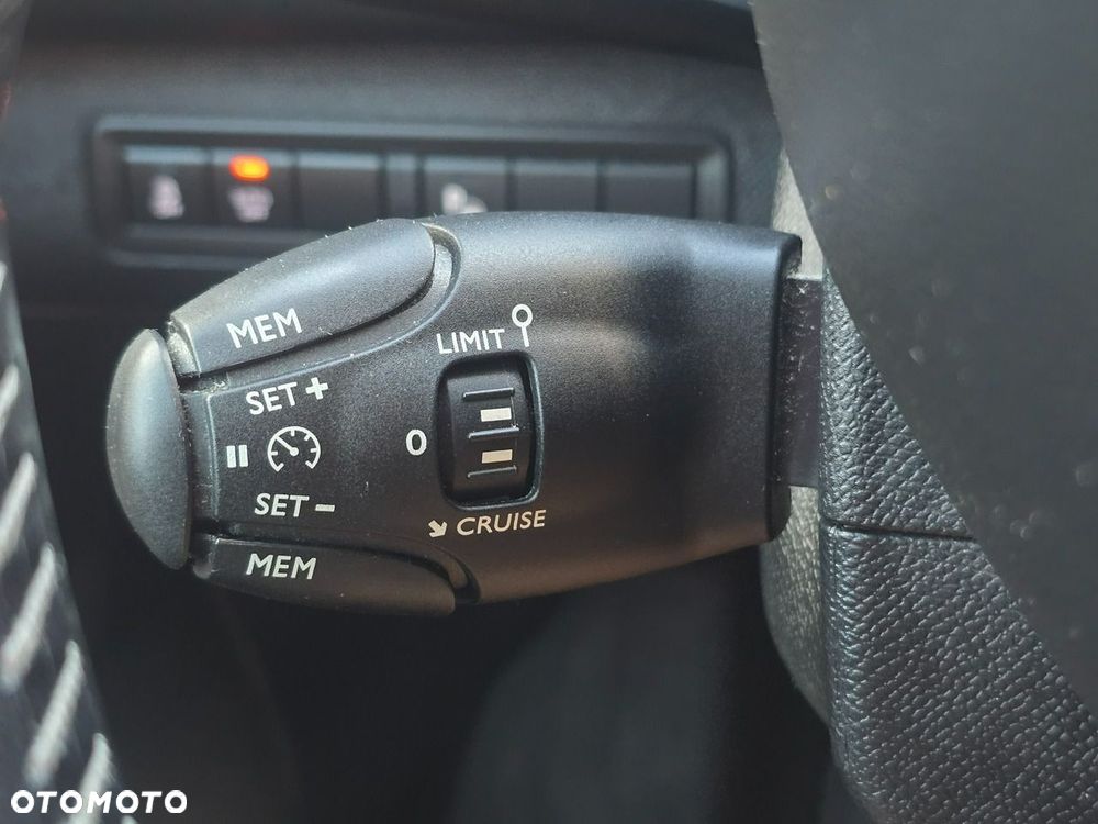 Peugeot 308 2.0 BlueHDi Allure S&S - 31