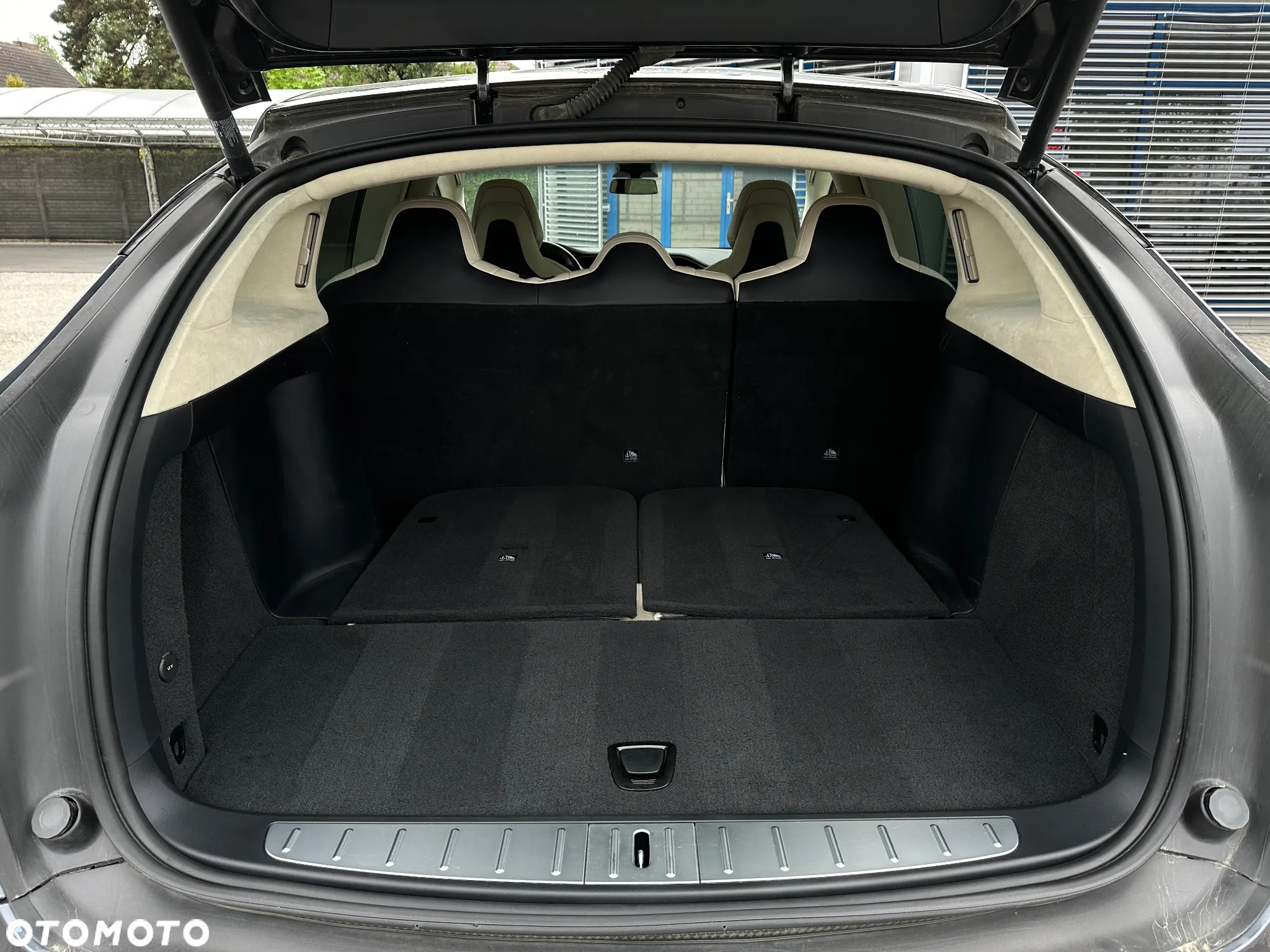 Tesla Model X Long Range Plus - 8