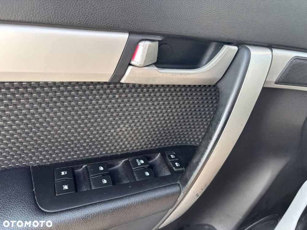 Chevrolet Captiva 2.2 2WD LS - 8