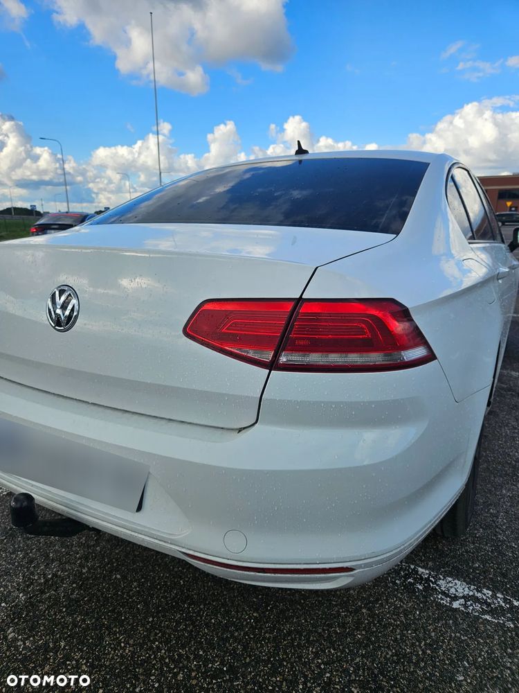 Volkswagen Passat - 8