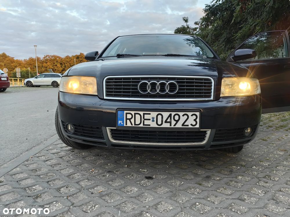 Audi A4 Limousine - 6