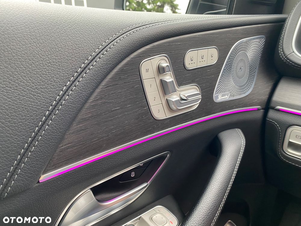 Mercedes-Benz GLS - 31