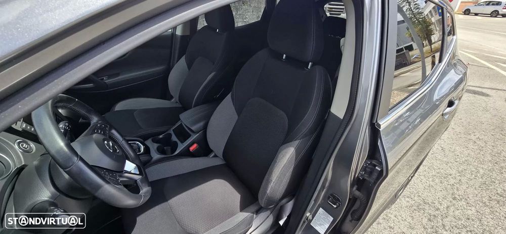 Nissan Qashqai 1.3 DIG-T N-Connecta J18 DCT - 17