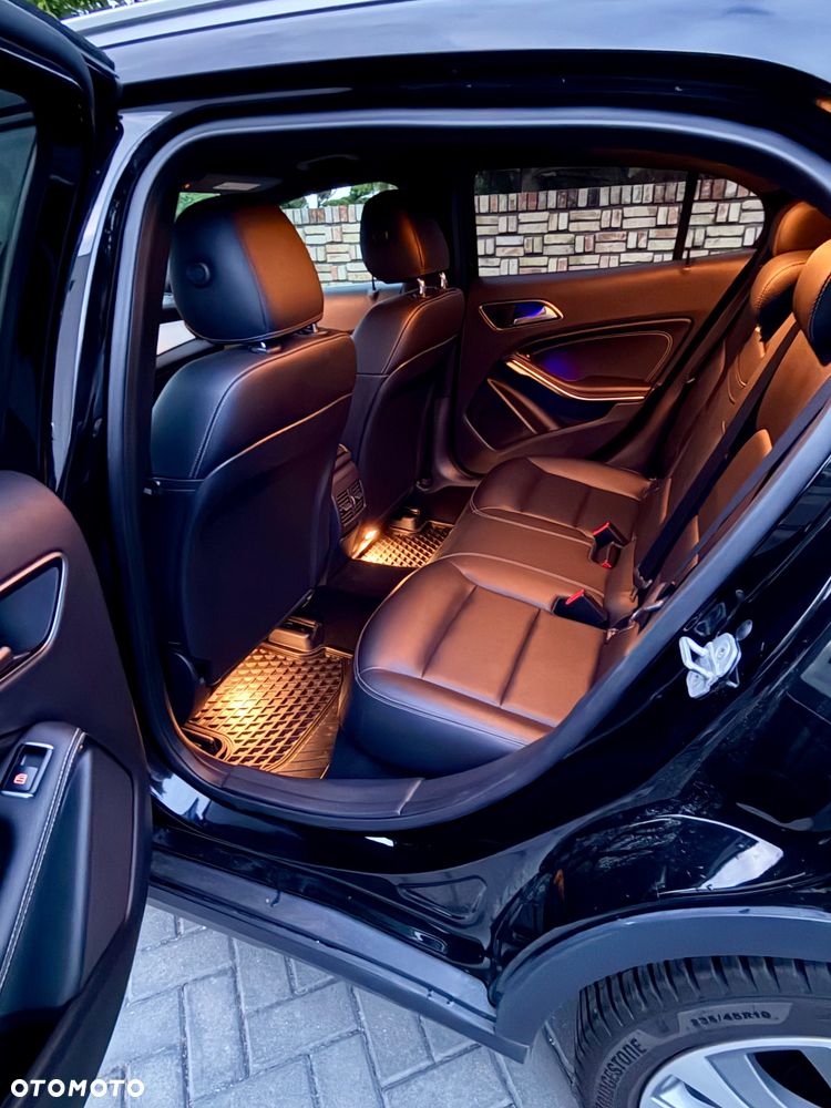Mercedes-Benz GLA 250 4Matic 7G-DCT - 6