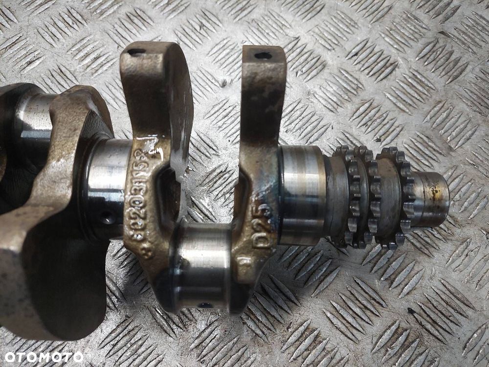 WAŁ KORBOWY MERCEDES-BENZ C KLASA 250 D W202 605910 60203115 - 2