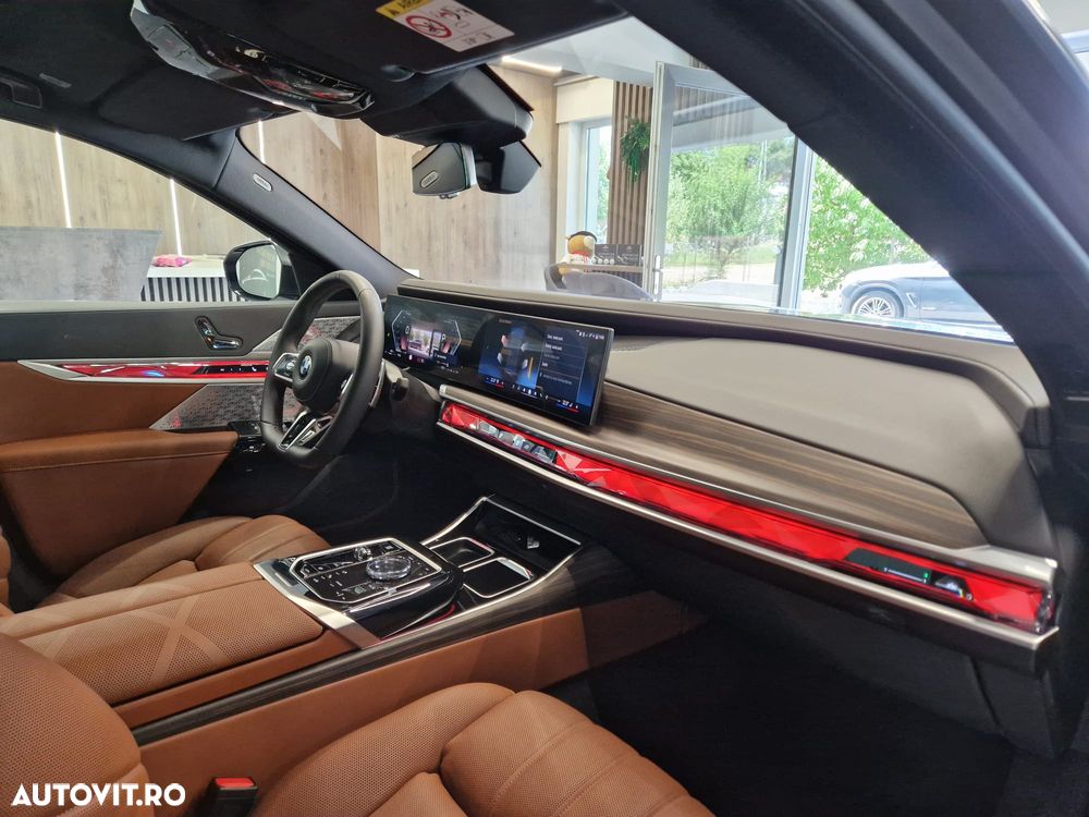 BMW Seria 7 740d xDrive MHEV - 10